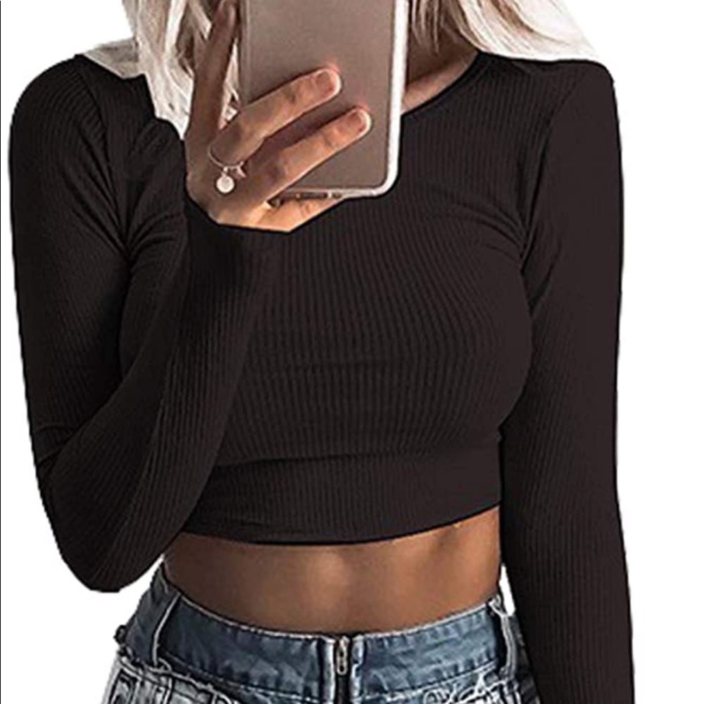Crew neck ribbed long sleeve crop top
